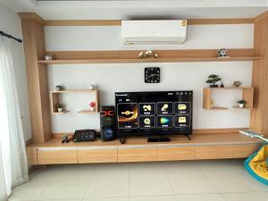 Pattaya Luxury Villa, 5BR 6BA, Private Pool with Jacuzzi Cityhouse54