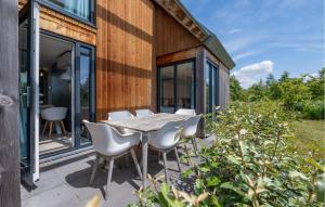 3 Bedroom Amazing Home In Kamperland