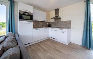 3 Bedroom Amazing Home In Kamperland