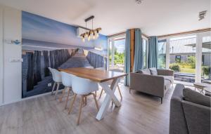 3 Bedroom Amazing Home In Kamperland