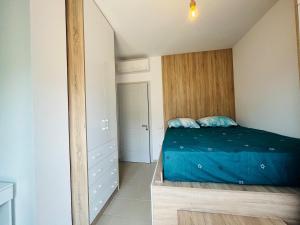 Sunny Apartment by PikHost