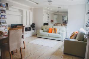 Casa completa com 3 suites, wi-fi e smart lock