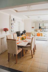 Casa completa com 3 suites, wi-fi e smart lock