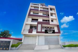 Collection O Mohalariya Neemrana