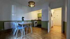 Modern bright 1 bed Apt near Grand Canal Dock