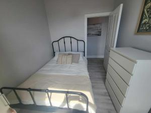 Top Location - Newly Refurbed 2BD Sleeps 6 W Loft