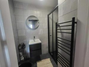 Top Location - Newly Refurbed 2BD Sleeps 6 W Loft