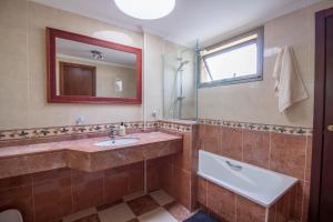 2 bed house near the beach with swimming pools