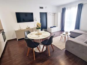 Esther Line Apartments-Near Iulius Mall, Self Check-in,Free Private Parking subject to availability