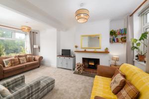 Bright 3Bed Home Near Dingle Road Station and Penarth Pier