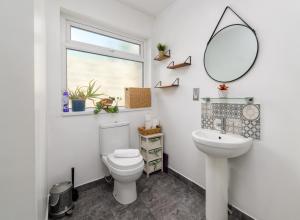 Bright 3Bed Home Near Dingle Road Station and Penarth Pier