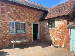 Annex at Southfields in idyllic Hampshire village