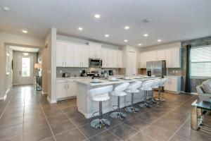 Themed Rooms Pool Grill Resort Amenities 1810