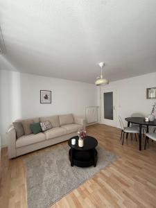 Schöne Wohnung gegenüber Bahnhof