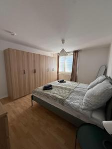 Schöne Wohnung gegenüber Bahnhof