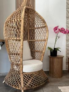 10 Min du Théatre antique à pied, sauna et fauteuil massant