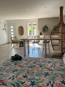 10 Min du Théatre antique à pied, sauna et fauteuil massant