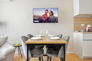 Sunny Sofia Studio with Balcony by Flat Mаnager