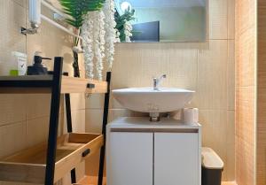 BudgetWork-Friendly Apartment near Business Park