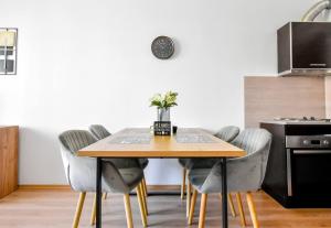 BudgetWork-Friendly Apartment near Business Park