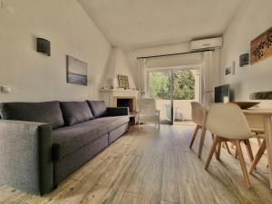 Algarve holiday beach house with seaview and pool