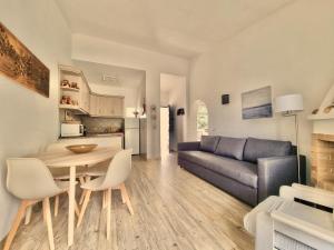 Algarve holiday beach house with seaview and pool