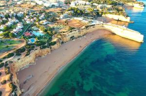Algarve holiday beach house with seaview and pool