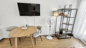 CITY Studio - Crown 32