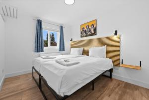 NEW! 6BR Gem, By Clarendon Stays, Free Parking, Perfect For Groups