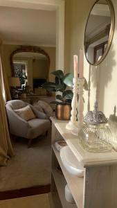 Oak Crest, 2 bedrooms, log fire, scenic views nr Tenterden