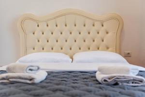 Shiroka Stays by PikHost