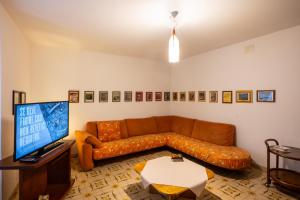 Francescas House, Ceto Ospitar