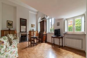 GuestHost - Historic Center Apartment Lungotevere