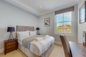 Modern 3 Bed Penthouse in a Prime Central Location