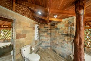 Samara Tarantela, Treehouse