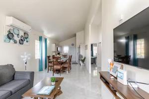 Cerulean Getaway, 2Bedroom OCV with Pool & Beach Access