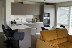 Luxury 2 Bed In Royal Arsenal Family Ok Balcony