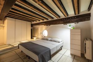 Navona award Collection