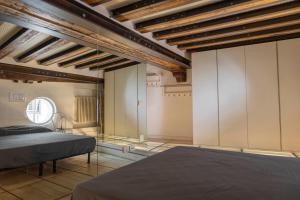 Navona award Collection