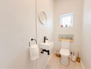 Coastal Bliss Getaway Awaits!