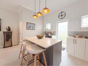 Coastal Bliss Getaway Awaits!