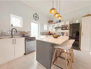 Coastal Bliss Getaway Awaits!