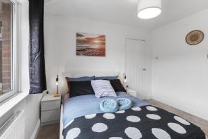 3Bedroom House - Free Parking