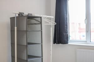 3Bedroom House - Free Parking