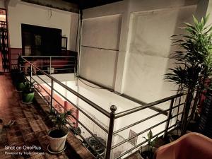 Hotel Baishnav, The Hub-Mugling