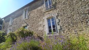 Grande maison 20 min plage, 14 personnes, 5 SDB, literie grand confort