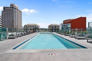 New DT Glendale - Pool Balcony AC Parking