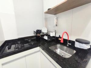 Studio Completo com Ar Condicionado, Smart TV e Garagem em Nazaré, Salvador-BA