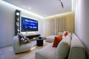 Sea-View Apartment, 2-Minute Walk from Tanger-Ville Station