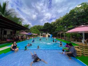 Hosteria y Campamento Familiar El Mana